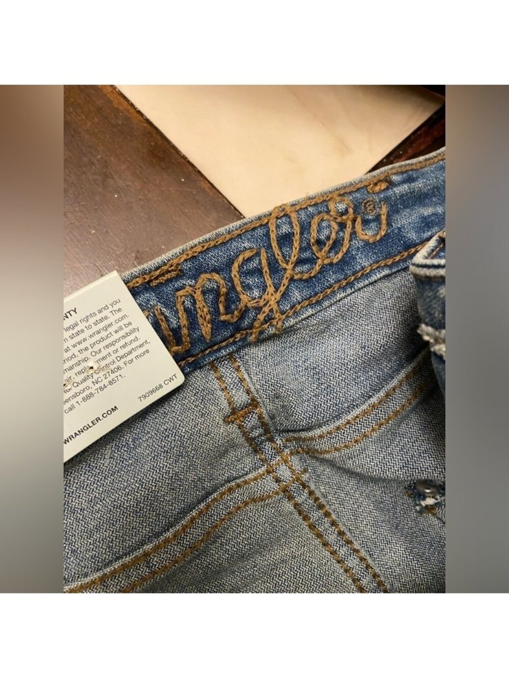 Wrangler new with tag jeans flared - Picture 5 of 9